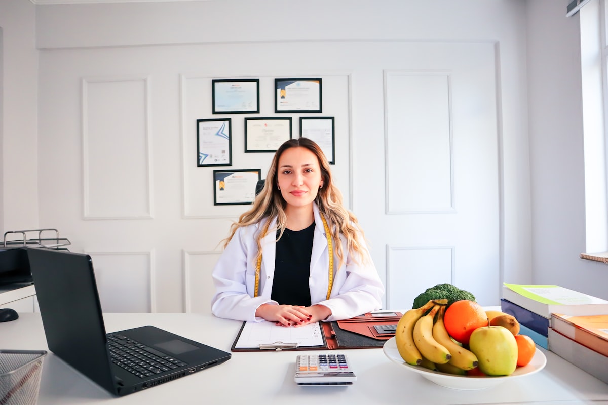 Nutritionist discussing joint wellness